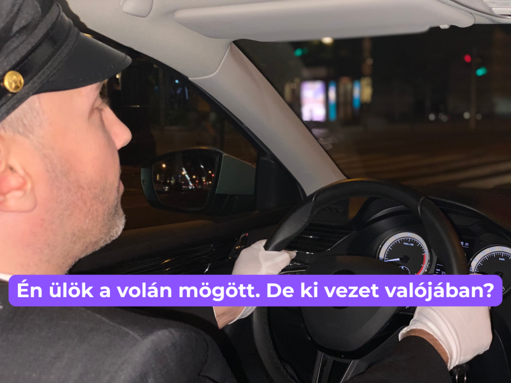 Férfi vezet autót autopilóta üzemmódban, miközben elméje máshol jár - mindfulness gyakorlat segíthet